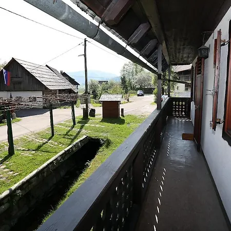 Pocitniska Hisa Nyaraló *